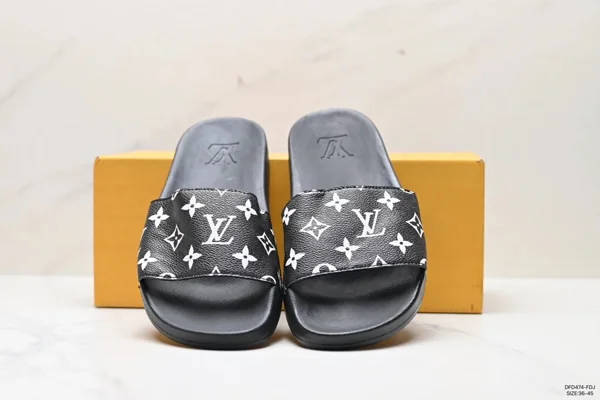 Louis Vuitton Slippers